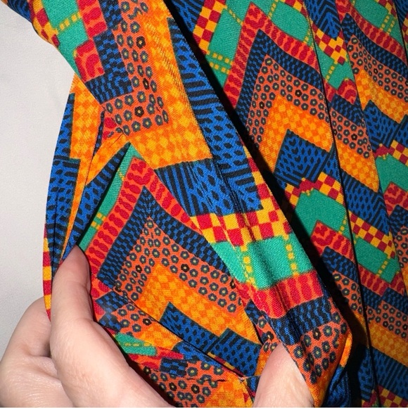 Lularoe Large Madison Pleated with Pockets Red Navy Green Orange Zig Zag Skirt - Picture 5 of 6